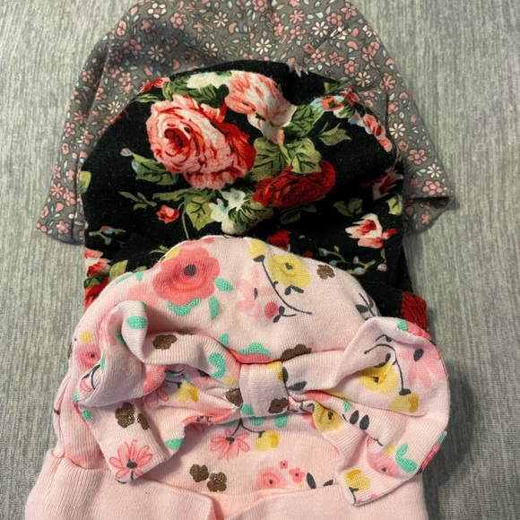 3 baby girls hats - Picture 1 of 7